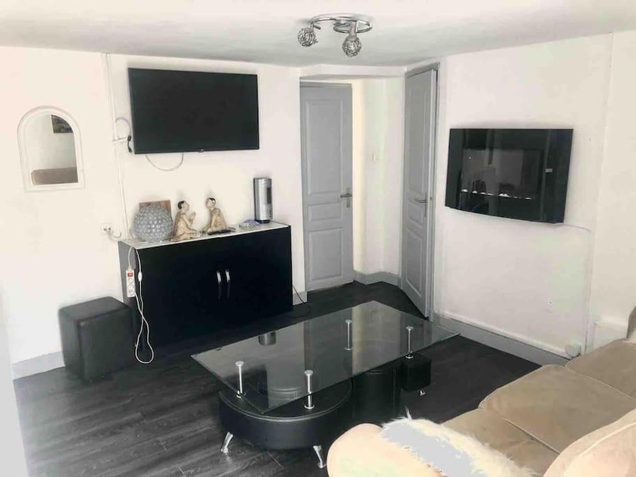 Logement Appartement Bourget Ле-Бурже Экстерьер фото